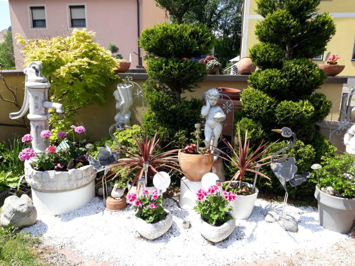 Auszeit Leoben 1 Mit Terasse Und Gratis Parkplatz Apartment Exterior photo